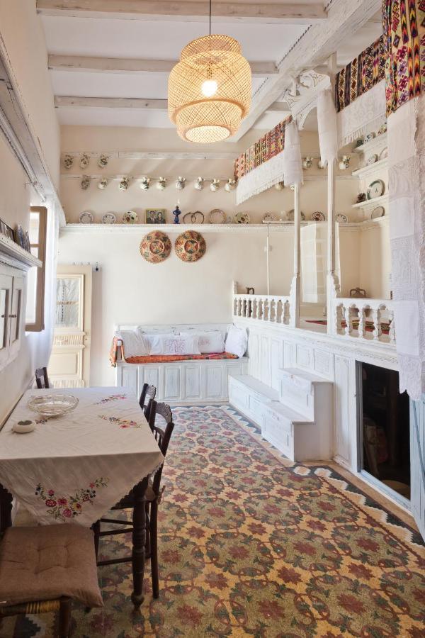 Traditional Karpathian House Menetai Exterior photo
